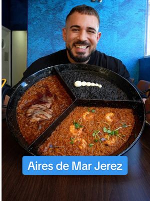 Restaurante Aires de Mar en Jerez: comida increíble a precios que parecen falsos con un Chuletón que calidad - precio deja en evidencia a muchísimos asadores, una Tapa de Wagyu por 7€ que me comería 4, Tartar de Atún Rojo de calidad por 9€... y el trio de arroces bastante mejor de lo que me esperaba. Obligatorio si sois de Jerez o pasáis este verano, menudo sitiazo! #jerez #jerezdelafrontera 