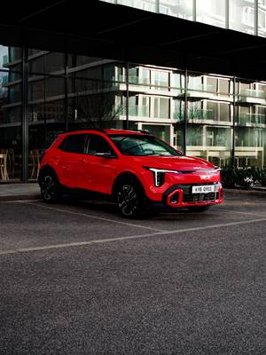The Stonic stands out, ready to paint the town red. (IG) markov.visuals #Kia #Stonic #MovementThatInspires