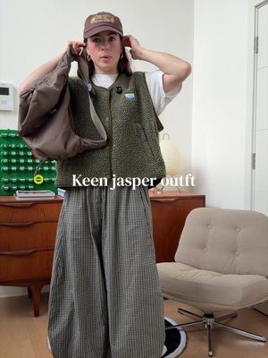 This might be my new fave outfit  #keenjasper #hikingfit #gorpcore #springoutfit 