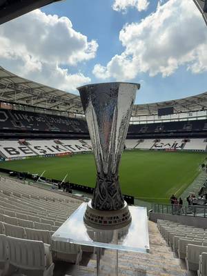 The Europa League trophy aura farming 🤤🏆 #UELFinal #EuropaLeague #FreiburgvsAstonVilla 
