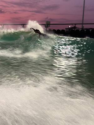 Sunset surf at the wave pool 😍 #fyp #sunset #wavepool #surfing 