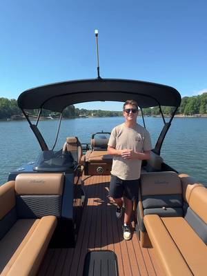 New pontoon! @Bentley Pontoons @eaglepointclarklake 