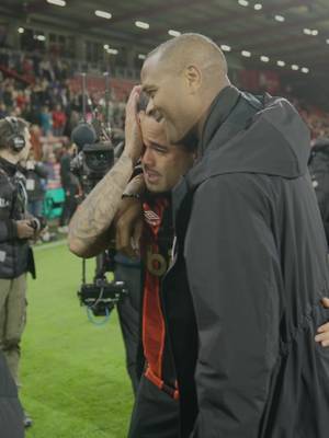 An emotional night ❤️ #afcb #PremierLeague #kluivert