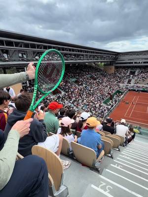 The crowd showing all the love today for David Goffin @Roland-Garros 🧡. Thanks for the memories! #RolandGarros