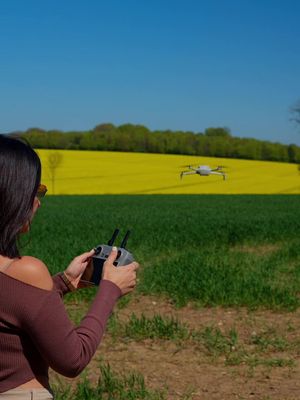 As a beginner, the DJI Lito X1 makes capturing pro-level footage easier than ever for me.🎬🚁 It’s the perfect entry-level aerial camera drone for exploring the skies without breaking the bank. Packed with advanced features made simple: 🔘 4K/100fps Slow Motion 🔘 ActiveTrack 360° for effortless subject tracking 🔘 Omnidirectional Obstacle Sensing 🔘 Forward-Facing LiDAR for added safety I can fly 🛫 with confidence, level up my content game, and unlock a whole new perspective on the world. 📸  📸 ___ #DJILitoX1 #DJILito1 #drone #beginnerdrone #dji