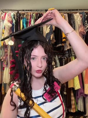masters grad🍎😛💓 @zoegrinfeld ily