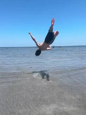 How many did you count?? 🤯 #tricking #sports #beach #fyp #viral 