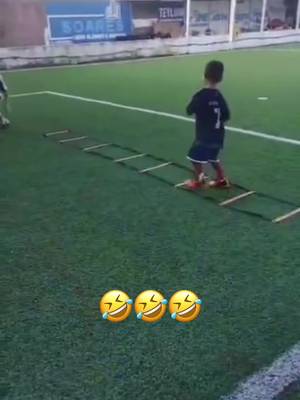 @Arthur Lima what have you done? 🤣 #football #dance #kid #neymar #brazil (via bebeto_oficinapaiefilho/IG)