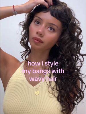 Another more in-depth tutorial on how I style my bangs, but this time with my wavy hair 🤸‍♀️