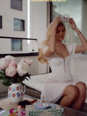 Advertisment/ @larocheposay Anthelios UVMune 400 Invisible Fluid makes me feel like this every morning! 👸🏼 #larocheposay #anthelios