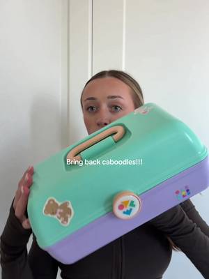 Don’t know why I ever stopped using my makeup tacklebox #caboodles 