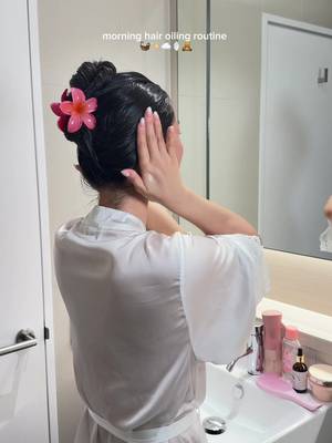 #hairoiling #hairoil #hairoilingroutine #glossyhair #hairoil 