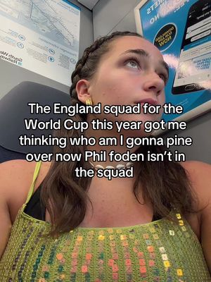 Decisions to be made #thatgirlpage #worldcup #englandsquad #philfoden #wag 