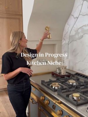 Adding a side niche to your kitchen is one of those details that’s both dimensional and completely functional — and with an accent sconce, it becomes a moment. We’ve done this so many different ways and it never misses.