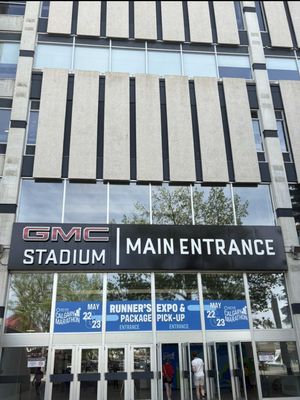 The 2026 Servus Calgary Marathon Runner’s Expo is officially underway! 🎉 Your race weekend starts at GMC Stadium. Come pick up your race package, shop the official race store powered by Strides Running Store, check out exclusive merch, explore our vendors, snap photos at the interactive photo ops, make a cheer sign, and soak up the pre-race energy! GMC Stadium Friday: 10 AM–8 PM Saturday: 11 AM–6 PM Reminder: parking is not free at Stampede Park. Please pay at the ParkPlus machine or through the app before heading inside. Let’s get race weekend started!🔥 #calgarymarathon #runcalgary #morethanrun 