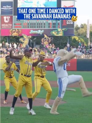 @thesavbananas when are we running this back… #cosmo #dance #savannahbananas 