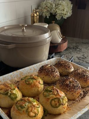 Breakfast at home always!!  #bagel #bagels #breakfastideas #hosting #homemade 