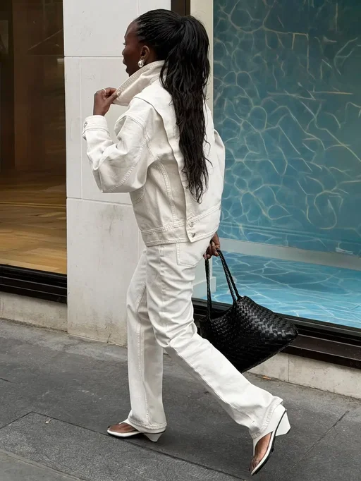I think I’m addicted to suits - all types of suits, co ords, it’s my uniform maybe, this is Dala. Their denim is top tier.  #styleinspo #samsoesamsoe #dragondiffusion #minimalstyle 
