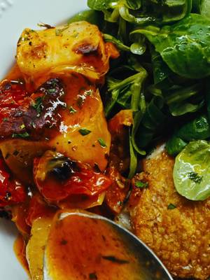 If you’ve spent time in a Portuguese person’s house, you’ve probably eaten some version of this meal. I’m not a huge fan of tray bakes - although, to be clear, I’m always very happy when anyone else cooks for me, even if it is a tray bake. I make this one all the time - full recipe on my newsletter, link in bio 🫶🫶