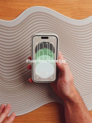 My super simple Home Screen setup. I’ve been playing with this layout for over a year at this point and can safely say this is way less stressful than having a smorgasbord of random apps. Let me know what you’d change in the comments 👇🏼