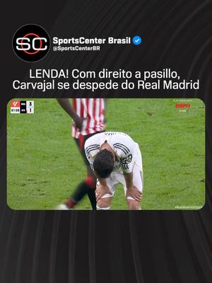 O Bernabéu se rende a Carvajal! 🥹 Impossível não se emocionar com o capitão do Real Madrid, que ficou paralisado olhando para a torcida no momento em que sua substituição foi anunciada. Lágrimas, abraços e ‘pasillo’ dos dois times para uma das lendas do clube espanhol. #LALIGAnaESPN #realmadrid #carvajal #futebol #tiktokesportes