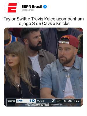 ‘Baby, let the games begin’ 🏀🎶 Taylor Swift e Travis Kelce marcam presença no jogo 3 de Cavs x Knicks. Assista a New York Knicks x Cleveland Cavaliers, AO VIVO, pela ESPN no Plano Premium do #DisneyPlus. #NBAnaESPN #cavaliers #knicks #taylorswift #traviskelce