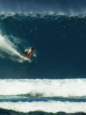 This wave still puts me in disbelief #fyp #barrel #surfinglife 