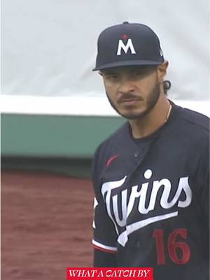 AUSTIN MARTIN. HOW??? #MLB #mntwins #catch #defense 