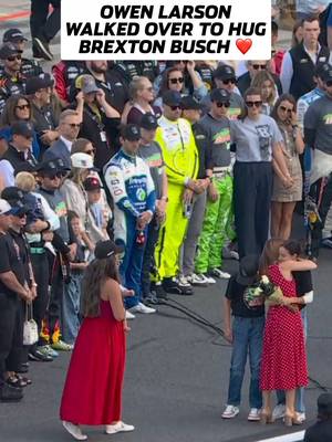 Kyle Larson's son Owen walked over to console Brexton Busch before the moment of silence ❤️ #NASCAR #NASCARonPrime
