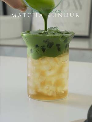 Matcha kundur deserves the hype! Rasa hesitate nak try at first, tapi lps tgk @NurSyafiqahK buat… now I get it 😭 Ingat combo ni akan rasa pelik, but surprisingly mmg sgt ngam together! #matchakundur #matchaviral #wintermelonmatcha #fyp #refreshingmatcha 