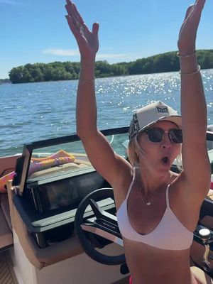 When the lake is too busy to surf…. #mdw 