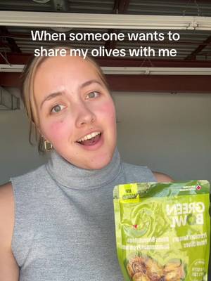 We said they were perfect for sharing, not *easy* to share 🤷‍♀️ Go grab your Green Bowl Olives and share them with a friend 🫒 #fyp #olive #greenbowlfoods #greenbowlolives #snackgreenbowl 