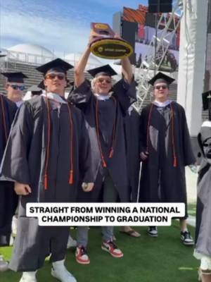 Less than 24 hours ago these seniors were playing in the National Championship and cutting down nets.   🎥 IG/princeton #NCAAMLAX