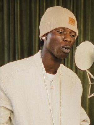 Seyi Vibez floated on this piano version 😮‍💨🎹 #audiomack #seyivibez🔥📌💯 #finetuned #nigeriantiktok🇳🇬 #performance 