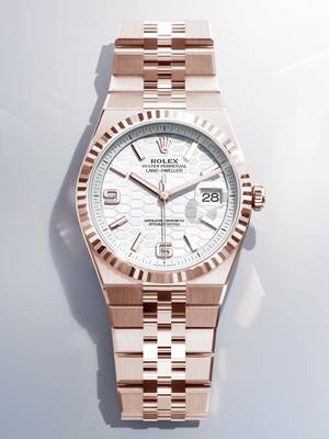 On the clay of legends, every second becomes iconic. @ROLEX  #Reachforthecrown #Rolex #RolandGarros