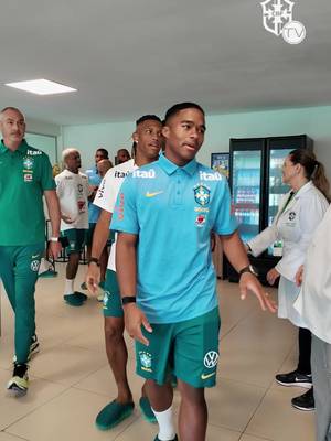 Eles estão na área! Nossos craques já se encontram na Granja Comary para início da preparação para a Copa do Mundo de 2026. 🇧🇷🔥⚽️ #BateNoPeito