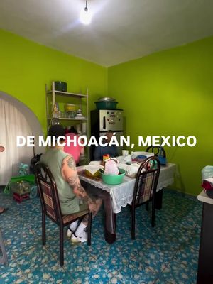 De mexico, para EL MUNDO ❤️  Just got back home from a long month education tour in Eastern Europe. 7 countries in 4 weeks where I got to spread some hair knowledge and meet so many talented artist.  #demexicoparaelmundo 