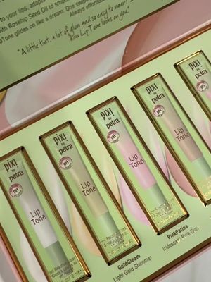 Pixi Liptone is 100% worth the hype! My daighter already stole 3 from me! Full details will be on my IG soon! @Pixi Beauty #pixibeauty #pixiliptone 