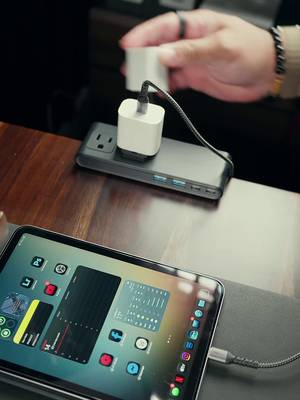 Foldable, space-saving, and fast charging — with built-in smarts that recognize your iPhone. #ankersmartdisplaycharger