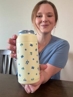 Meet a slim can cooler with a cute print. It fits standard cans and keeps drinks cold. Grab yours before they're gone. 🫐☀️💧 #cancooler #summerdrinks #dailyuse #cooler #colddrinks 