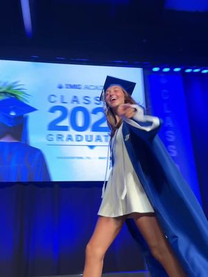 CRANK IT 🤘 Graduation day at IMG Academy is a celebration of hard work, unforgettable memories, proud families, lifelong friendships, and the next chapter ahead.  Congratulations to the IMG Academy Class of 2026 🎓✨ #fyp #IMGAcademy #sports #graduation #crankit