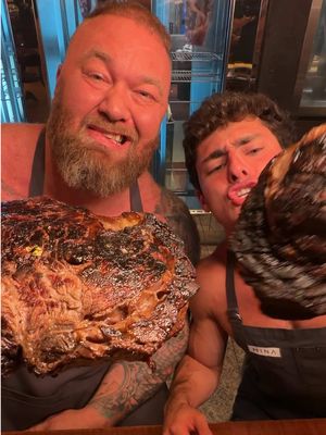 How to Feed the Worlds Strongest Man @Hafþór Júlíus #stripsteakvegas #enhancedgames 