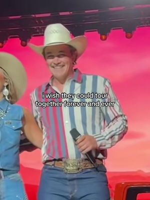coheadliner or SOMETHING!! im begging!!  #zachtop #traditionalcountry #countrymusic #laineywilson #OnTour 