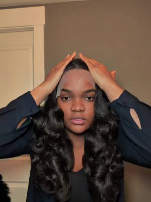 #CapCut  Brushing your synthetic wigs is way easier than you think. #syntheticwig #synthetic #wiginstall 