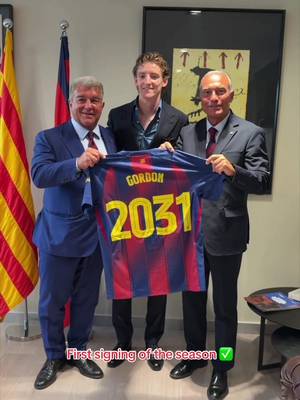 His blaugrana chapter starts now 📚✨ #fcbarcelona #barçaontiktok @Anthony Gordon  
