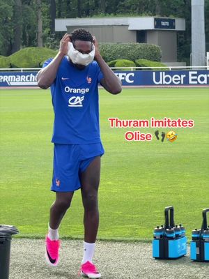 When Thuram imitates Olise. Wait for Michael’s reaction at the end! 👀🤣 #thuram #olise #equipedefrance #worldcup #sportstiktok 