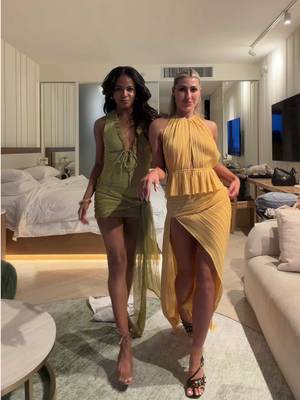 The fastest we’ve ever gotten ready! Hello Miami Swim Week 🔥 @Emma Slater @Sports Illustrated Swimsuit 