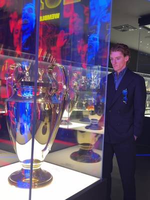 He wants the sixth 🏆👀 #fcbarcelona #barçaontiktok @Anthony Gordon 