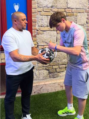 Always a pleasure @Roberto Carlos 😂❤️ #UCLFinal #thegamebeforethegame @PlayStation 