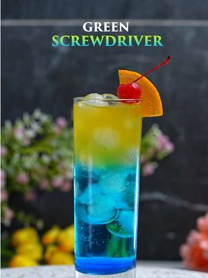 Green Screwdriver! Easy, beautiful, and deliciously refreshing cocktail! 🍹💚✨ Recipe: • 1 oz Blue Curaçao 💙 • 3 oz Sprite 🥤 • 2 oz vodka 🍸 • 1 oz orange juice 🍊 Perfect for summer vibes! ☀️🧊🍹 #CocktailTime #ColorfulCocktails #VodkaDrinks #SummerSips #Drinkstagram